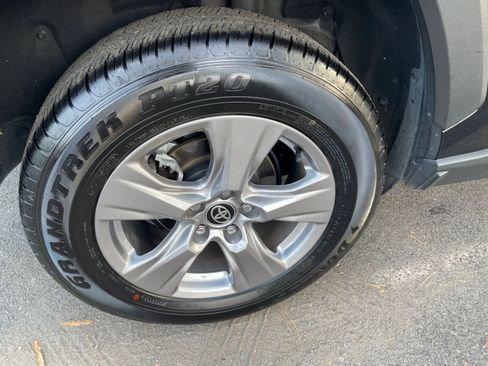 Used 2025 Toyota RAV4 XLE image 25