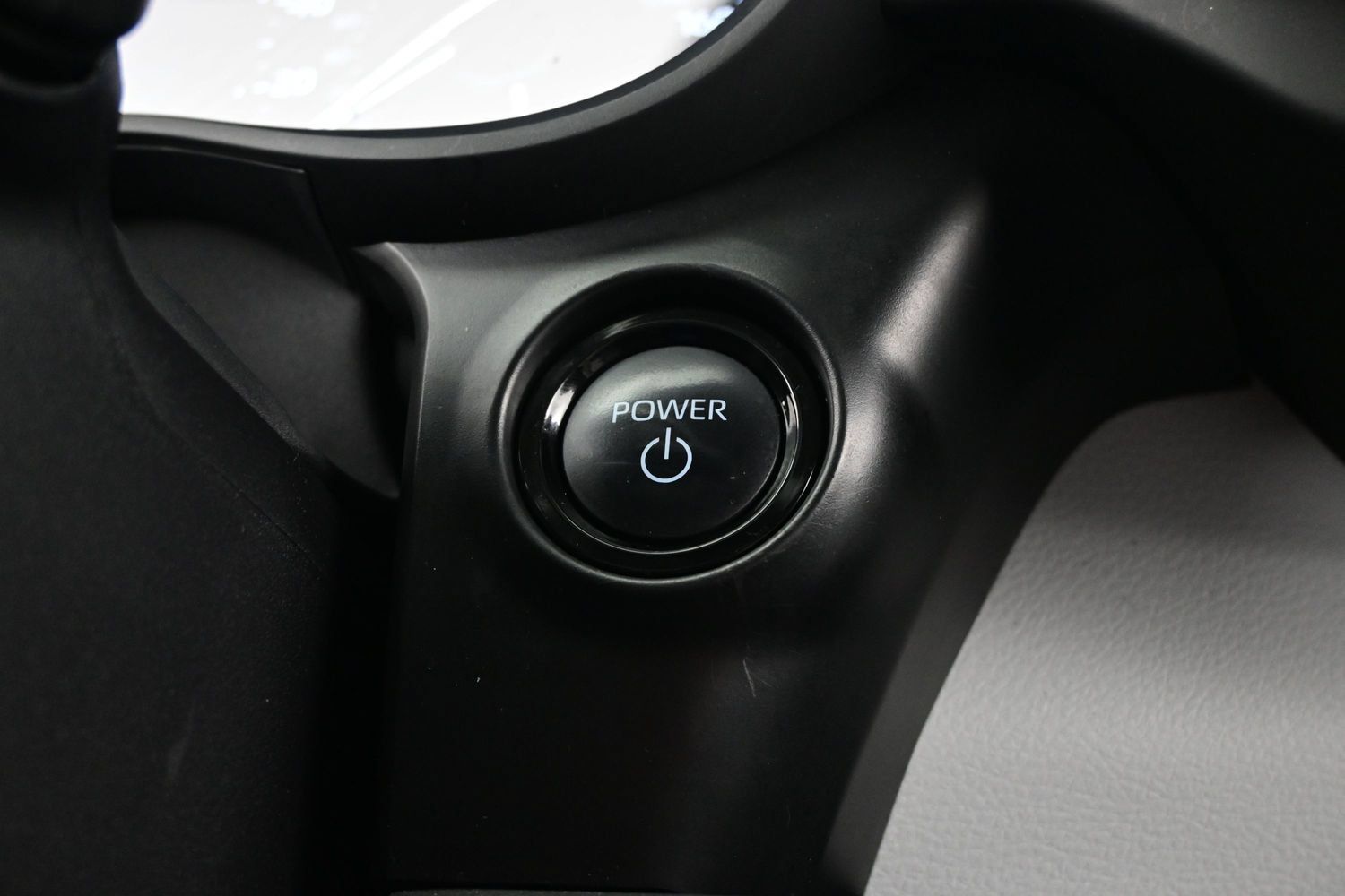 Used 2025 Toyota Sienna LE AWD/4WD image 23