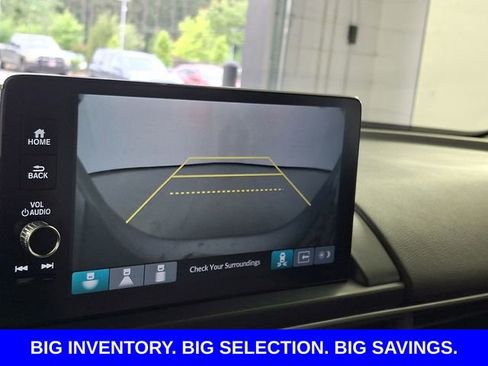 Used 2025 Honda Pilot Touring image 24