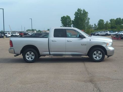 Used 2017 RAM 1500 Classic SLT AWD/4WD image 2