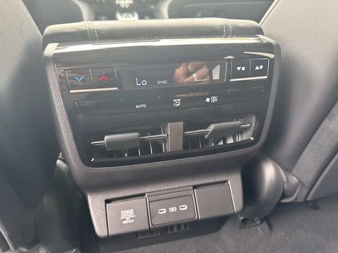 Used 2026 Acura MDX SH-AWD w/ Technology Package image 16