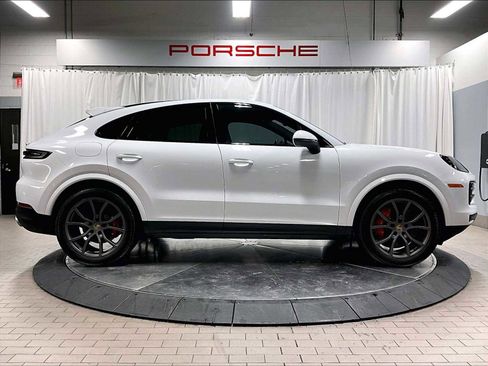 Used 2024 Porsche Cayenne S image 11