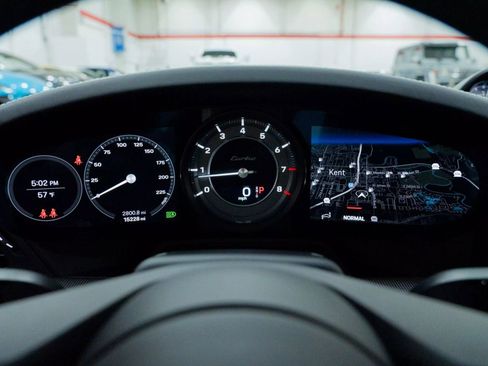 Used 2022 Porsche 911 Turbo image 36