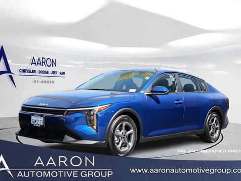 Used 2025 Kia K4 LXS image 1
