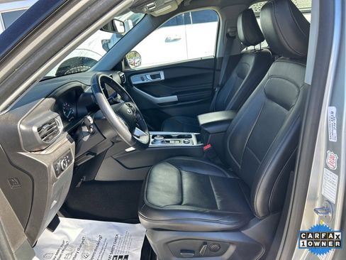 Certified 2023 Ford Explorer Limited image 2