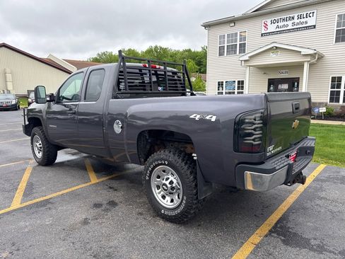 Used 2011 Chevrolet Silverado 2500 W/T w/ Snow Plow Prep Package AWD/4WD image 9