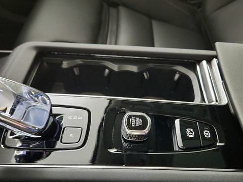 New 2026 Volvo XC90 T8 Ultra w/ Lounge Package AWD/4WD image 17