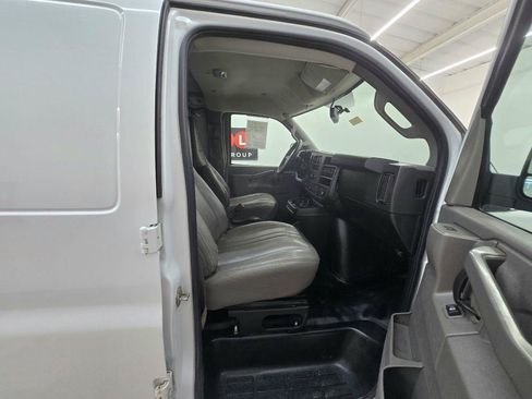 Used 2020 Chevrolet Express 2500 w/ Driver Convenience Package RWD image 18