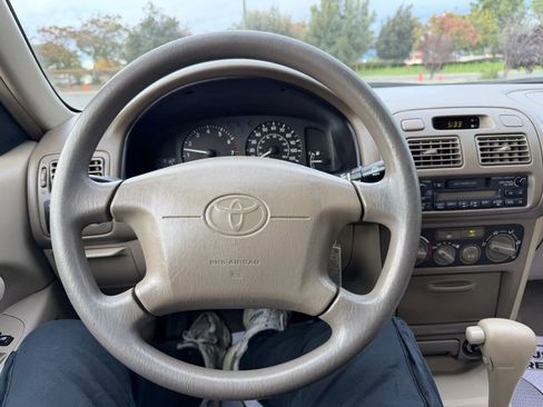 Used 2002 Toyota Corolla LE image 7
