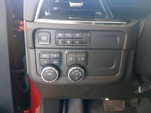 Used 2025 Chevrolet Tahoe RST AWD/4WD image 15