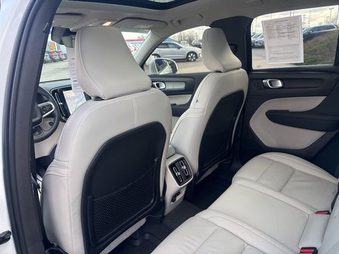 Certified 2023 Volvo XC40 B5 Plus w/ Protection Package Premier image 35