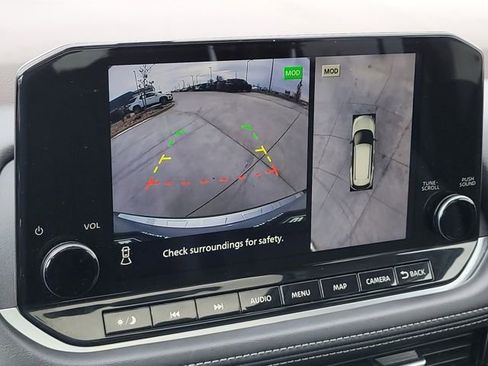 Used 2021 Nissan Rogue Platinum image 15