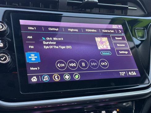 Used 2022 Chevrolet Bolt EUV Premier image 18