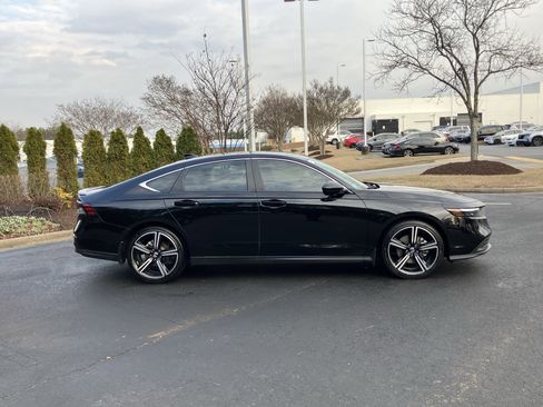 Used 2024 Honda Accord Sport image 11