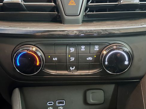 Used 2025 Buick Encore GX Preferred image 24