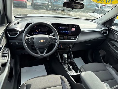 Used 2024 Chevrolet TrailBlazer LT image 12