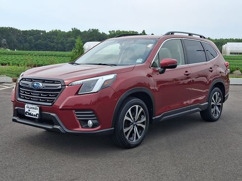 Certified 2022 Subaru Forester Limited AWD/4WD image 3