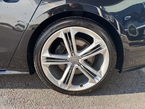 Used 2015 Audi S8 w/ S8 Cold Weather Package image 28