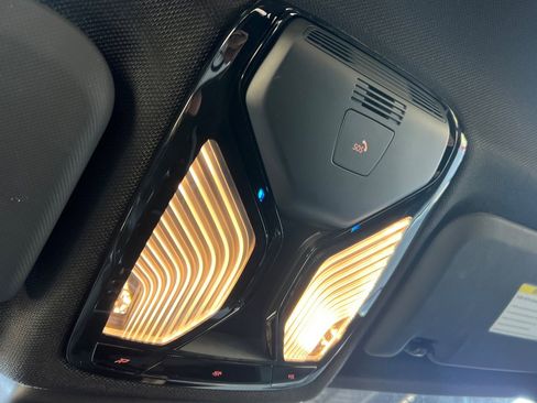 Used 2020 BMW X3 xDrive30e image 23