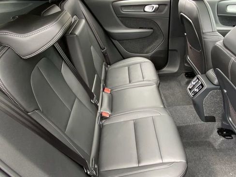 Certified 2025 Volvo XC40 B5 Core w/ Protection Package Premier image 13