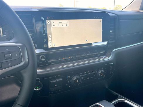 Used 2024 Chevrolet Silverado 1500 LTZ AWD/4WD image 6