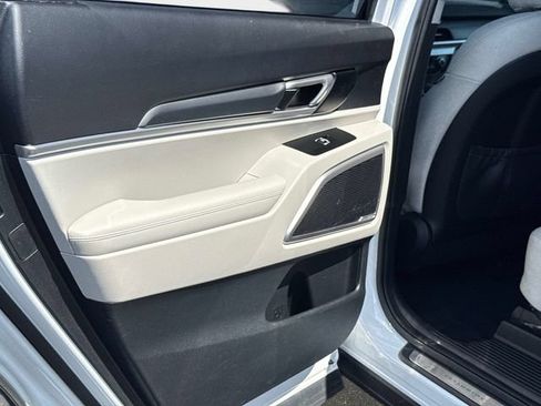 Used 2020 Kia Telluride S FWD image 11