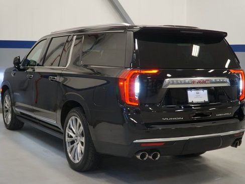 Used 2024 GMC Yukon XL Denali w/ Denali Reserve Package image 3