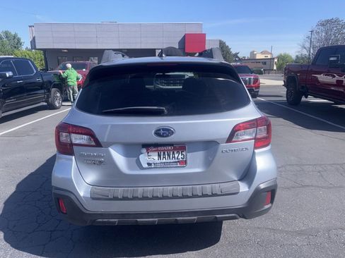 Used 2018 Subaru Outback 2.5i Limited AWD/4WD image 3