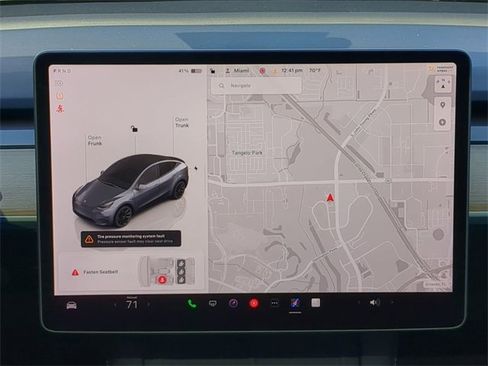 Used 2022 Tesla Model Y Long Range image 24