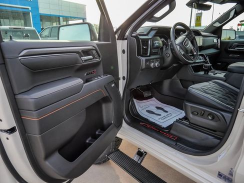 New 2026 GMC Sierra 1500 AT4 w/ AT4 Premium Package AWD/4WD image 29