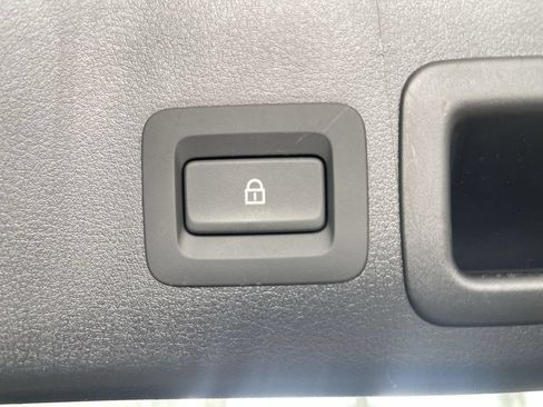 Used 2024 MAZDA MAZDA3 s FWD image 7