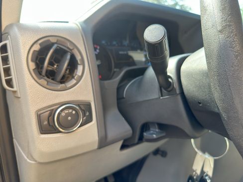 Used 2022 Ford E-350 and Econoline 350 Super Duty RWD image 19