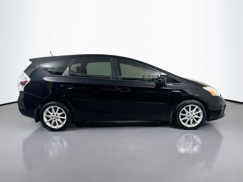 Used 2013 Toyota Prius V Two image 5