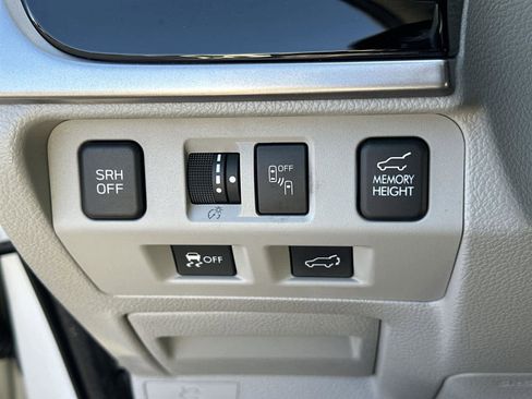 Used 2017 Subaru Forester 2.5i Limited image 28