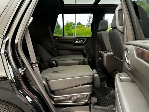 Used 2023 Chevrolet Tahoe Z71 w/ Z71 Off-Road Package AWD/4WD image 34