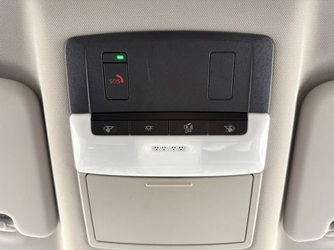 Used 2022 Nissan Rogue SV image 29