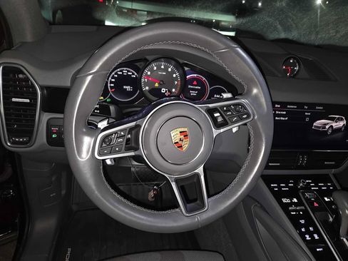 Used 2023 Porsche Cayenne Platinum Edition w/ Premium Package Plus AWD/4WD image 7