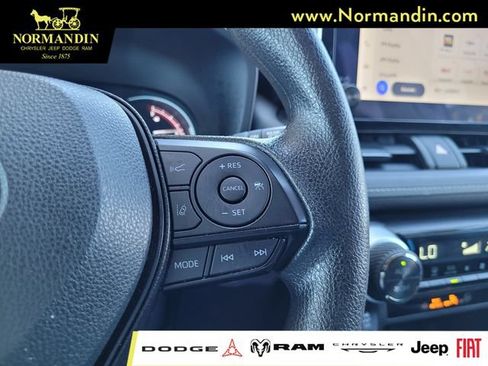 Used 2025 Toyota RAV4 XLE FWD image 14