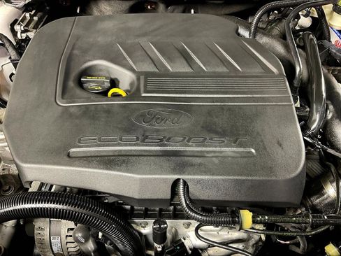 Used 2016 Ford Fusion SE w/ Equipment Group 202A FWD image 30