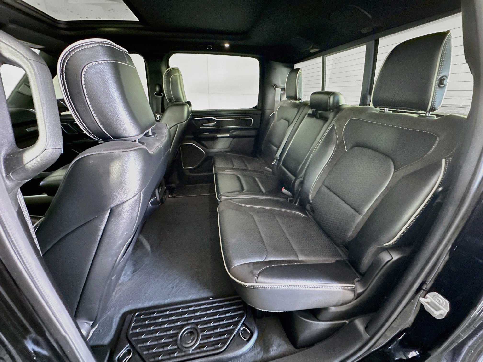 Used 2023 RAM 1500 Laramie AWD/4WD image 27