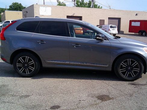 Used 2017 Volvo XC60 T5 Dynamic w/ Protection Package AWD/4WD image 4