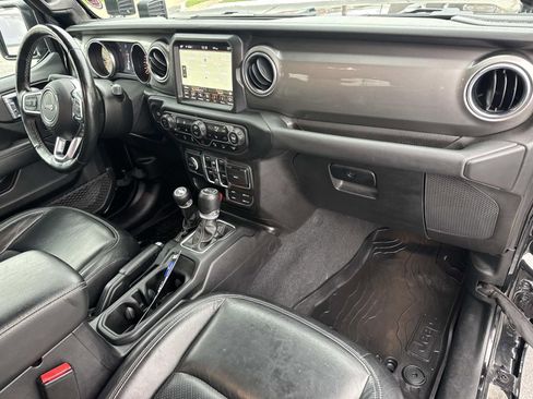 Used 2021 Jeep Wrangler Unlimited Sahara AWD/4WD image 12