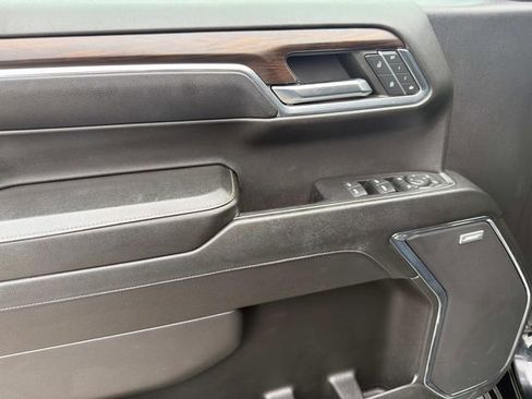 Used 2024 GMC Sierra 1500 SLT w/ SLT Premium Package image 19