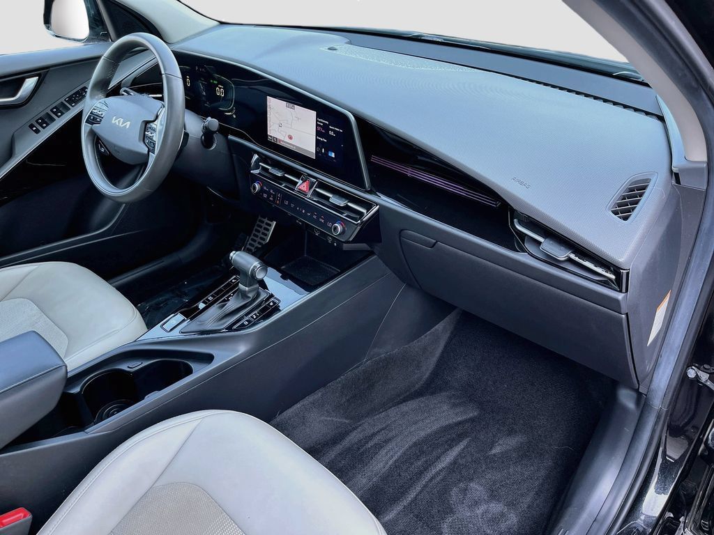 Certified 2024 Kia Niro EX Touring FWD image 34