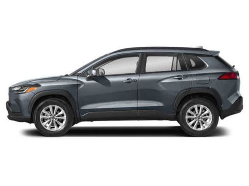 Used 2023 Toyota Corolla Cross LE FWD image 3