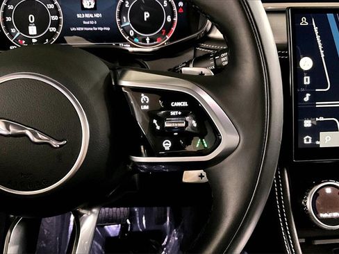 Used 2024 Jaguar F-PACE R-Dynamic S image 12