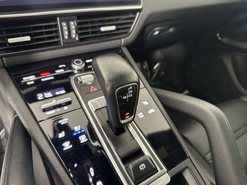 Certified 2022 Porsche Cayenne Coupe AWD/4WD image 31
