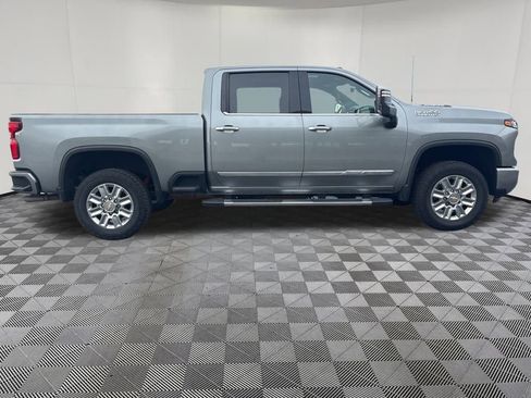 Used 2024 Chevrolet Silverado 3500 High Country w/ High Country Premium Package image 6