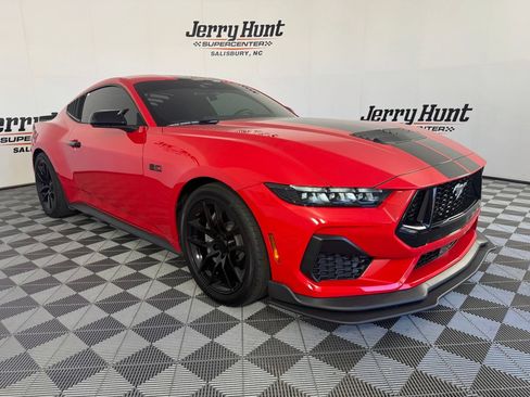 Used 2025 Ford Mustang GT Premium RWD image 6