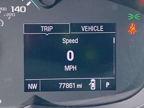 Used 2020 Chevrolet Trax LT w/ Sun & Sound Package image 12